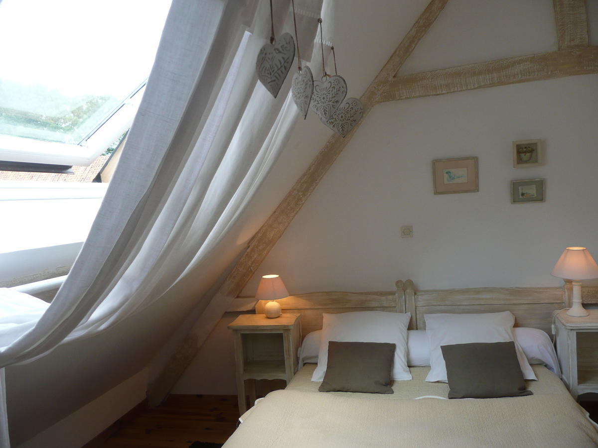 Bed and Breakfast Manoir De Bois En Ardres Zimmer foto